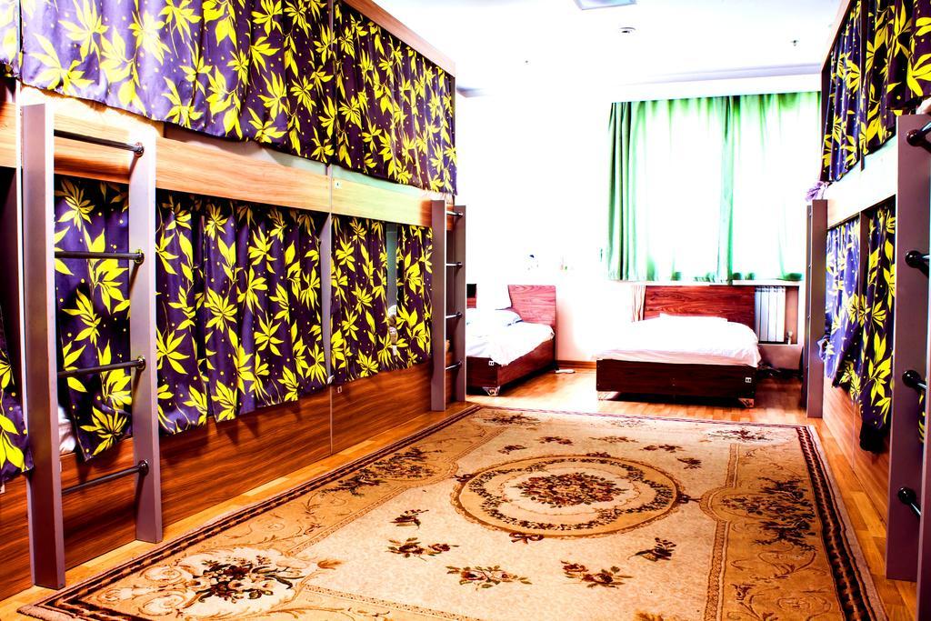 Sky Hostel Almaty Eksteriør billede