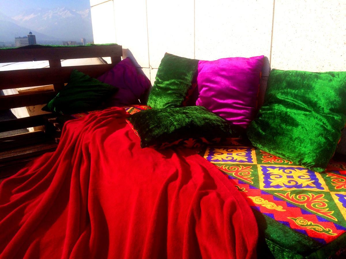 Sky Hostel Almaty Eksteriør billede