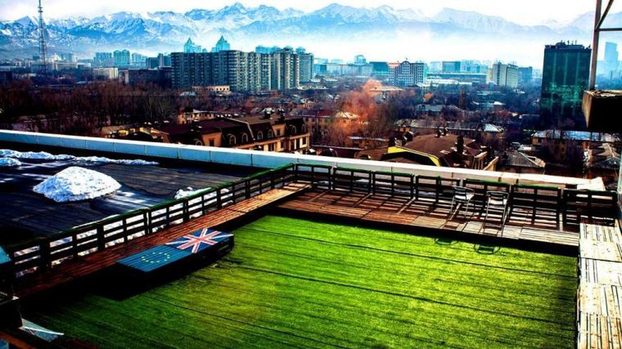 Sky Hostel Almaty Eksteriør billede